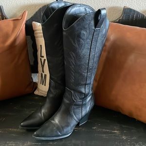 Tall black cowboy boots 8.5 worn once